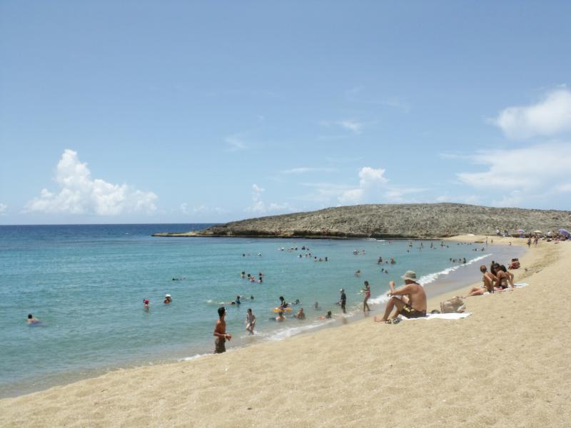 Montones beach isabela PR - renta de villa de playa en Isabela Pr